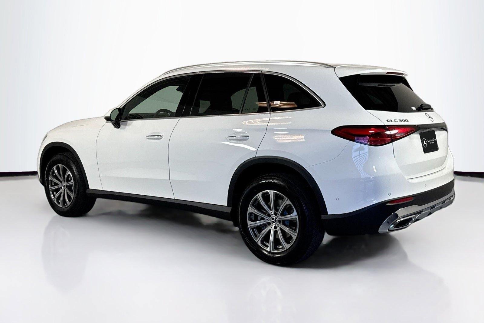 New 2026 Polar White Mercedes-Benz GLC 300 image 7
