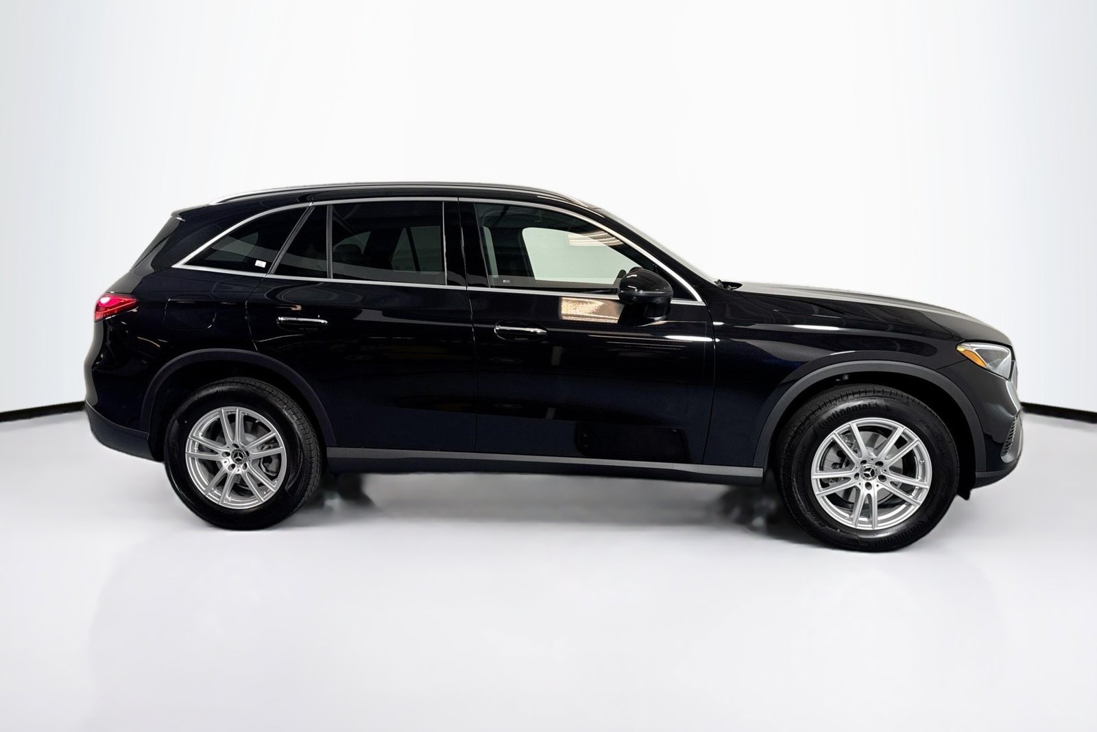 New 2026 Obsidian Black Metallic Mercedes-Benz GLC 300 image 4