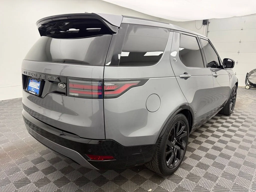 Used 2023  Land Rover S R-Dynamic image 8
