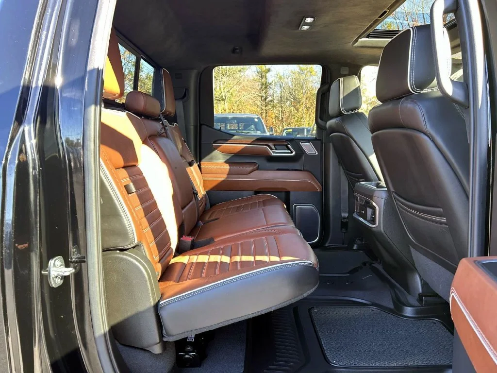 Used 2023 Onyx Black GMC Denali Ultimate image 18
