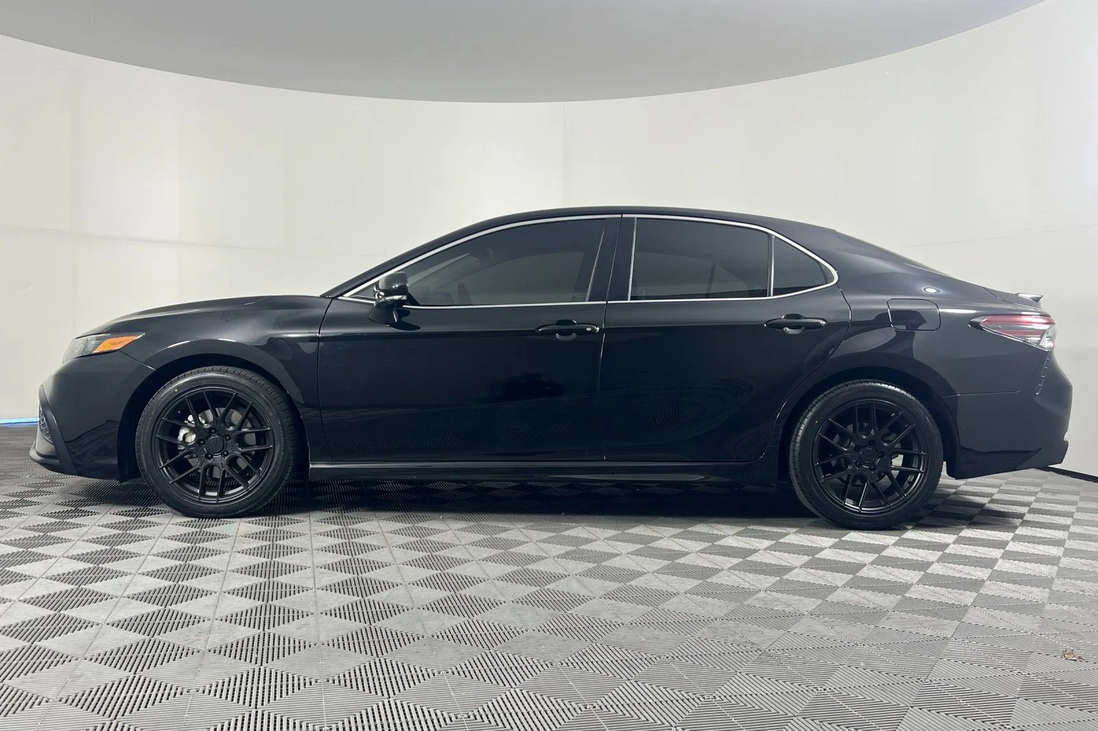 Used 2022 Midnight Black Metallic Toyota SE image 6