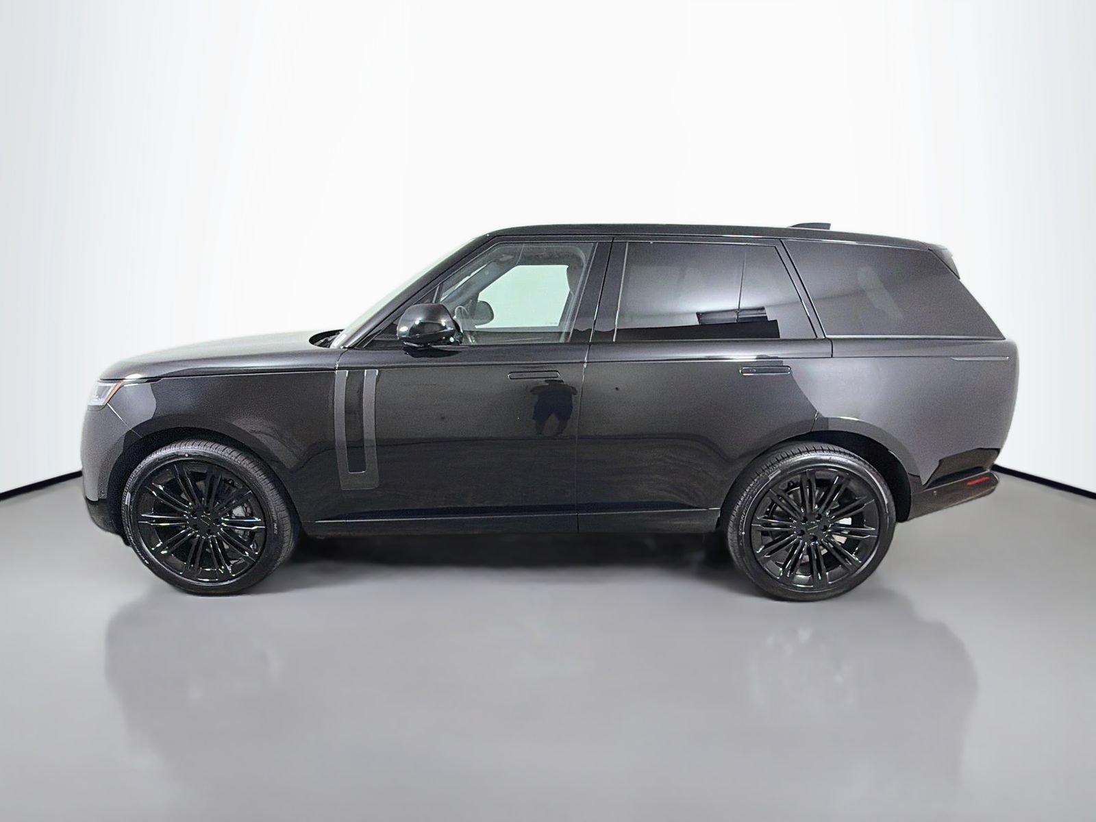 New 2026 Santorini Black Land Rover SE image 2