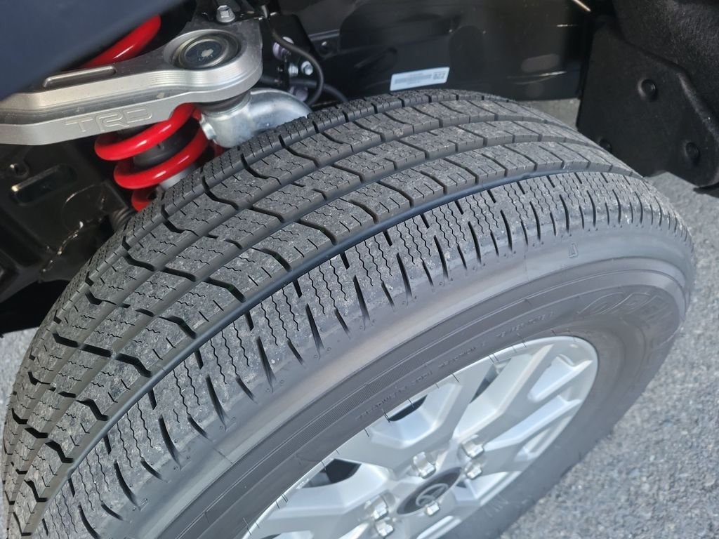 2025 Toyota Tacoma SR5 - Photo 27