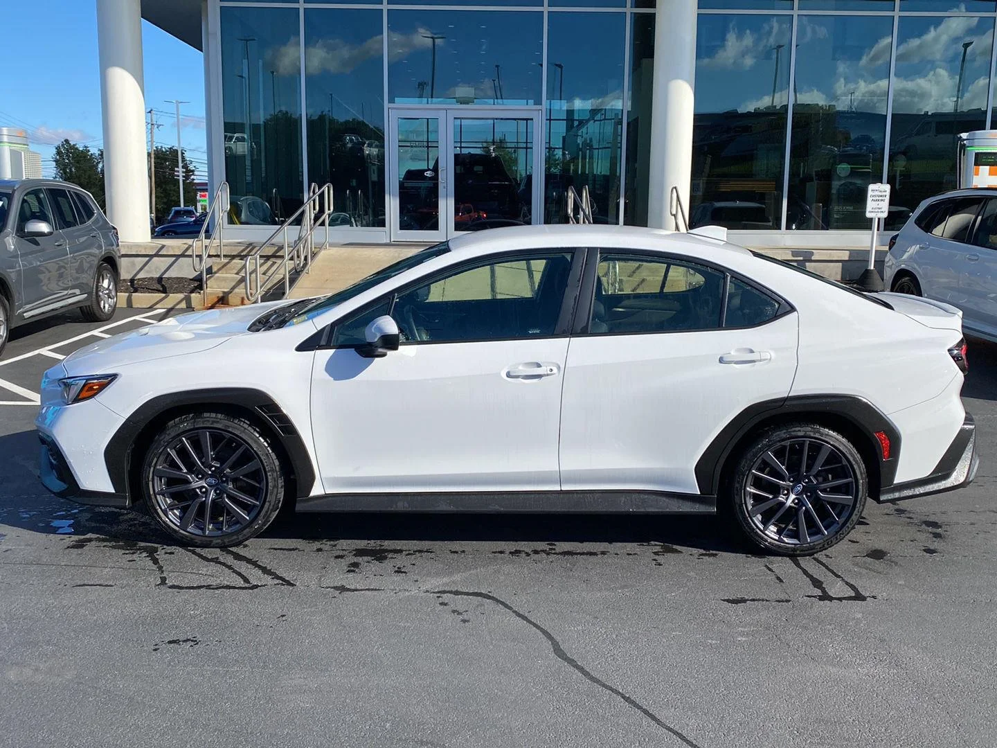 Used 2024 Ceramic White Subaru Premium image 6
