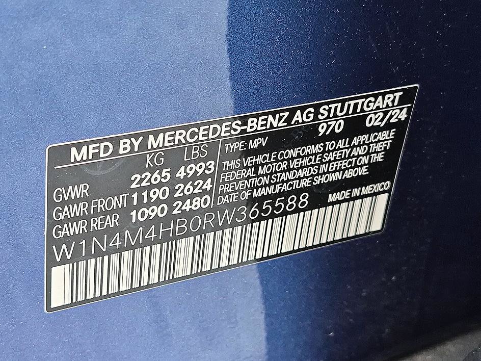 Used 2024 Blue Mercedes-Benz GLB 250 image 38
