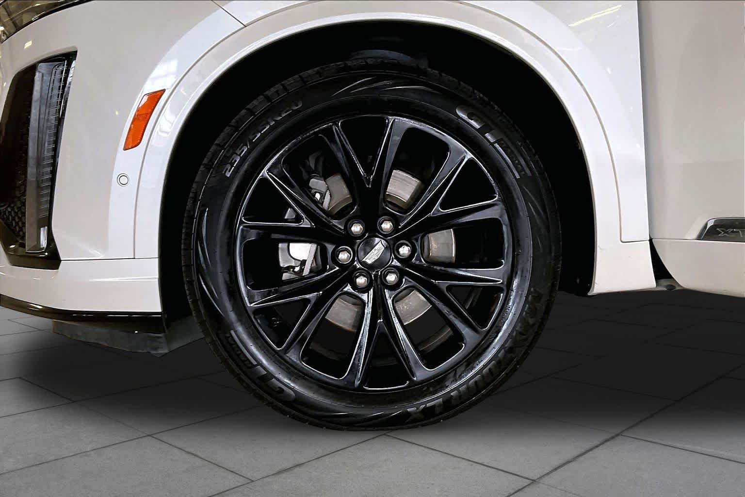Used 2020 Crystal White Tricoat Cadillac AWD Sport image 10