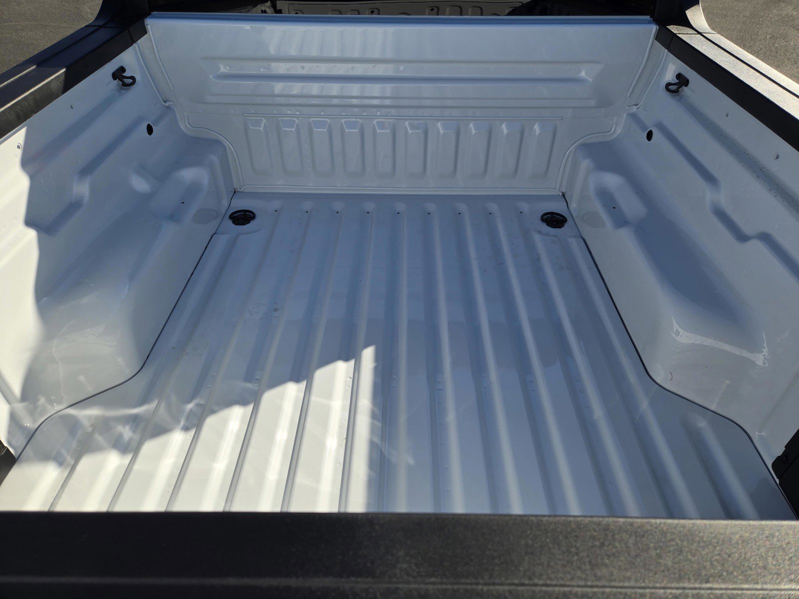 New 2026 Oxford White Ford XLT image 6