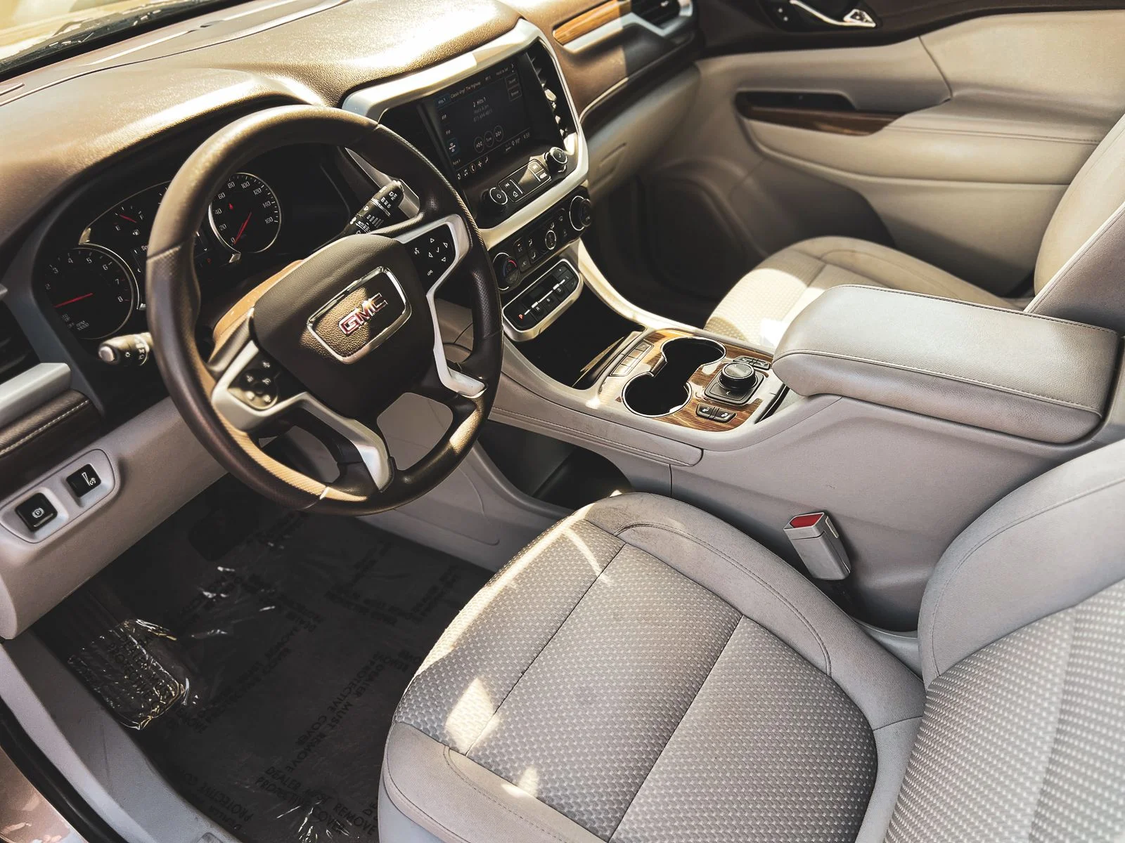 2023 GMC Acadia SLE - Photo 13