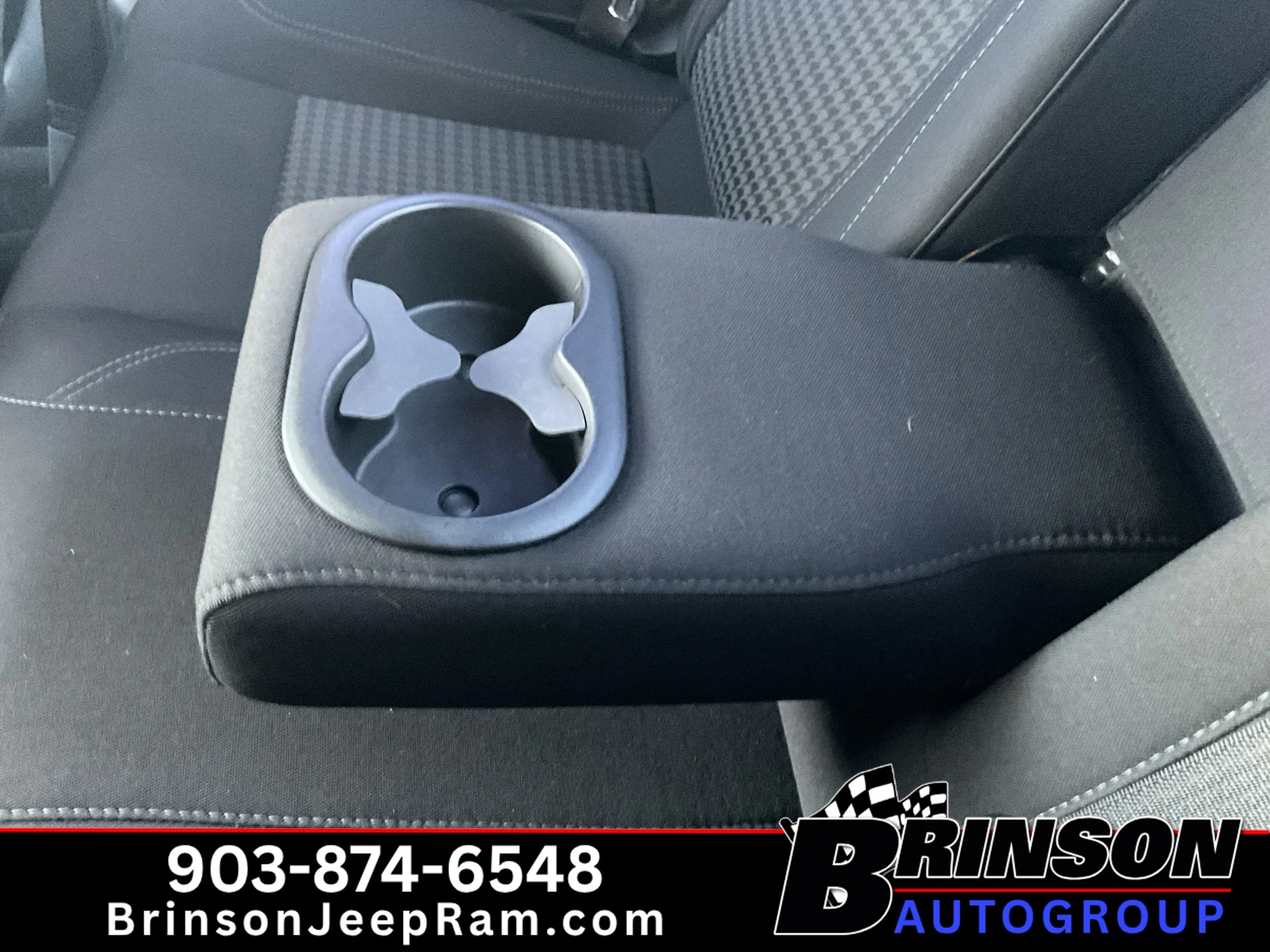 Used 2023 Granite Pearlcoat Dodge SXT image 15
