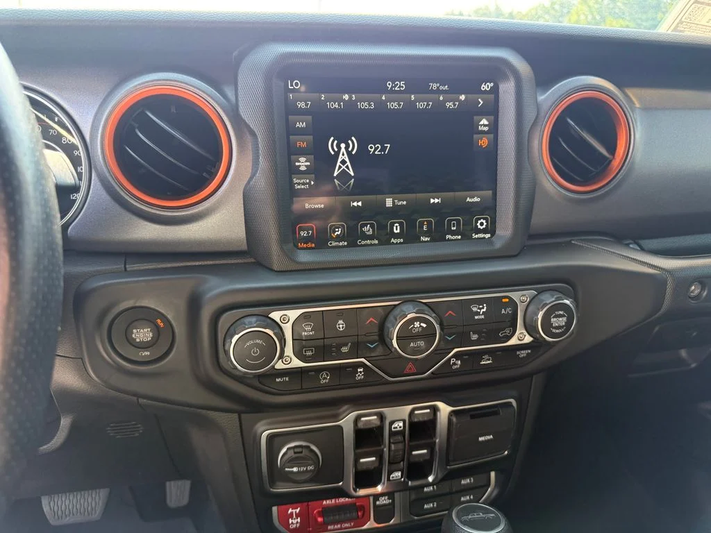 Used 2022 Silver Jeep Mojave image 10