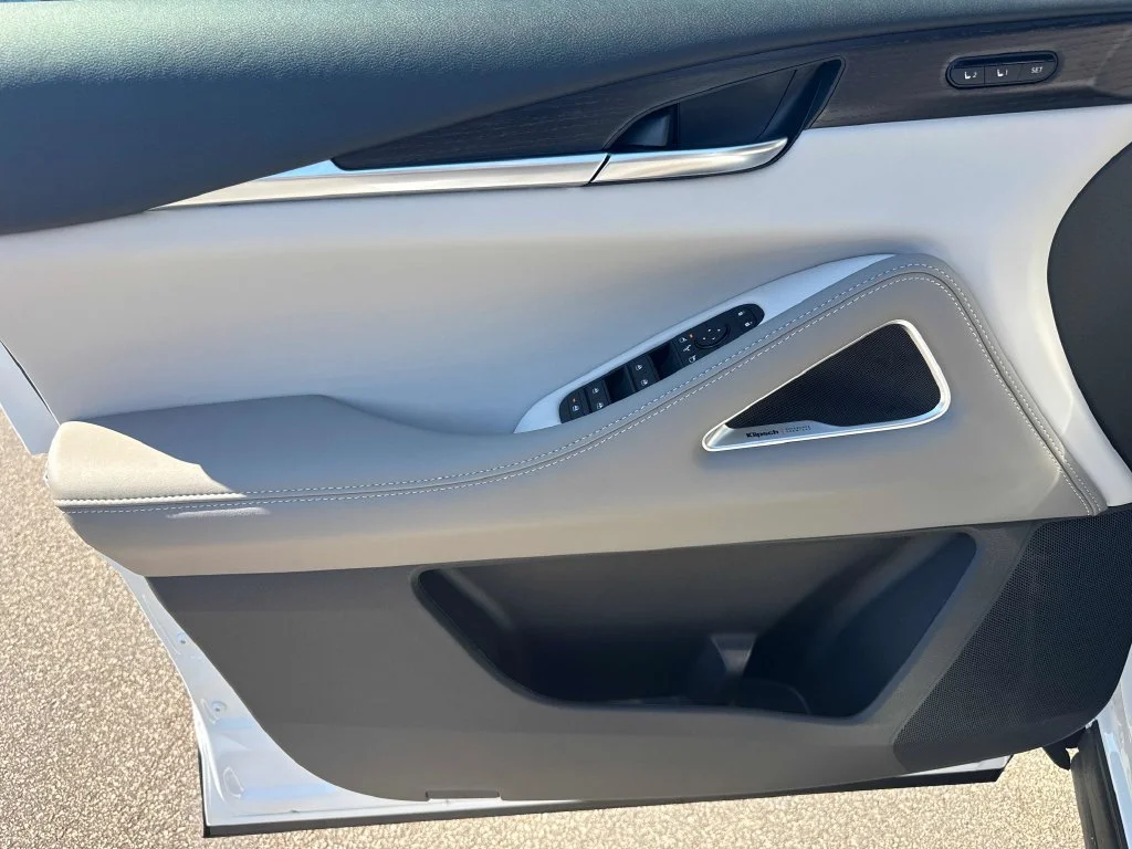 New 2027 2T RAD WHT INFINITI Autograph AWD image 10
