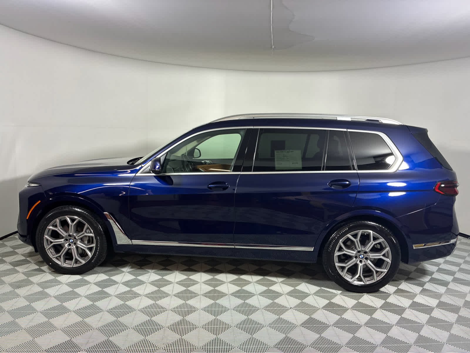 Certified Used 2024 Tanzanite Blue II Metallic BMW xDrive40i image 2