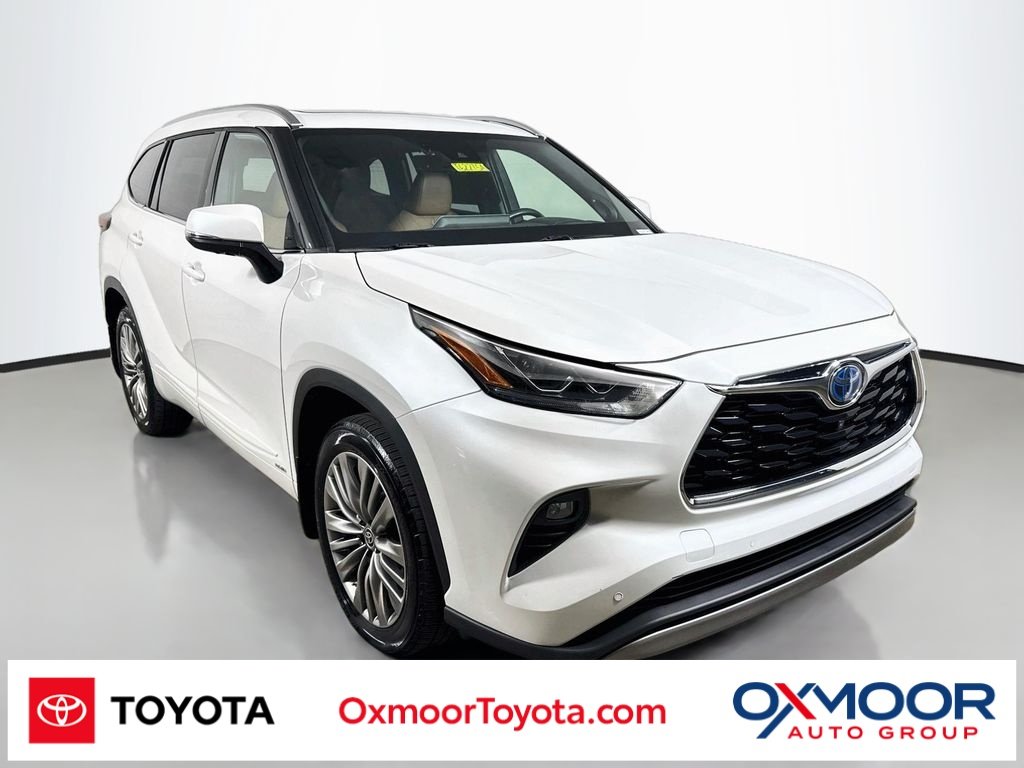 Used 2022 Wind Chill Pearl Toyota Hybrid Platinum image 1
