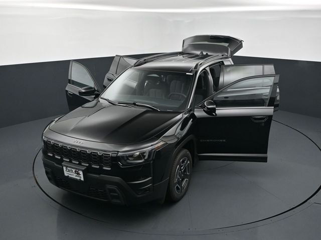 New 2026 Diamond Black Crystal Pearl-Coat Exterior Paint Jeep Laredo image 29