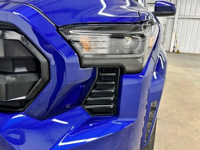 Used 2025 Blue Toyota SR5 image 8