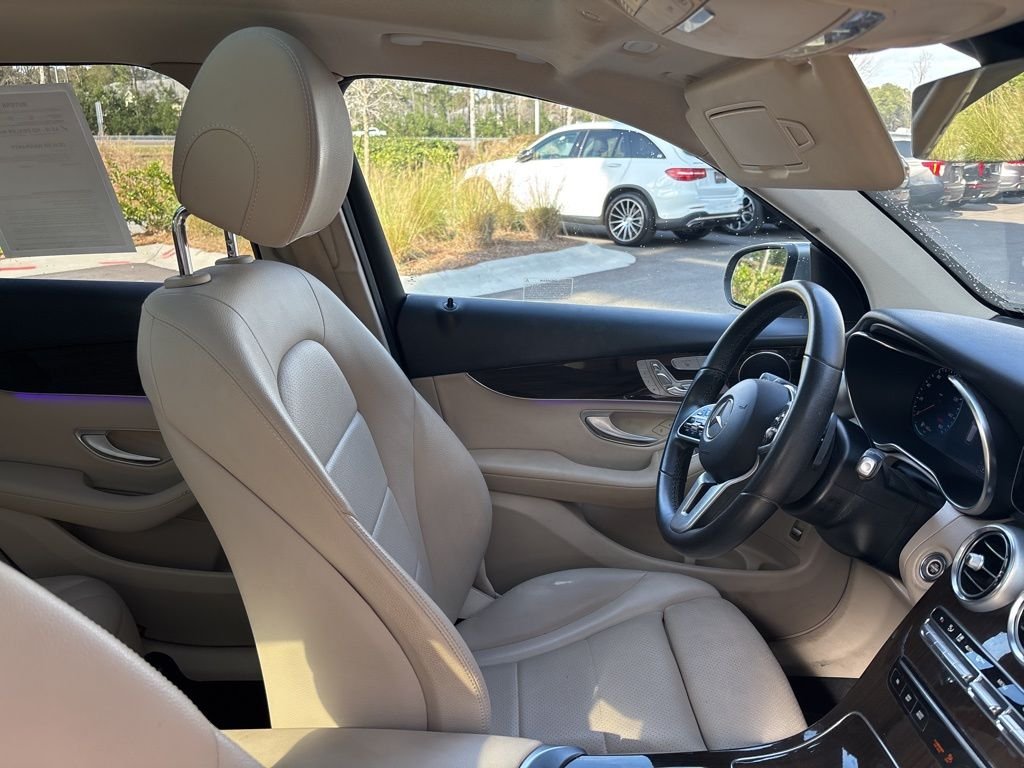 Used 2022 Mojave Silver Metallic Mercedes-Benz GLC 300 image 28