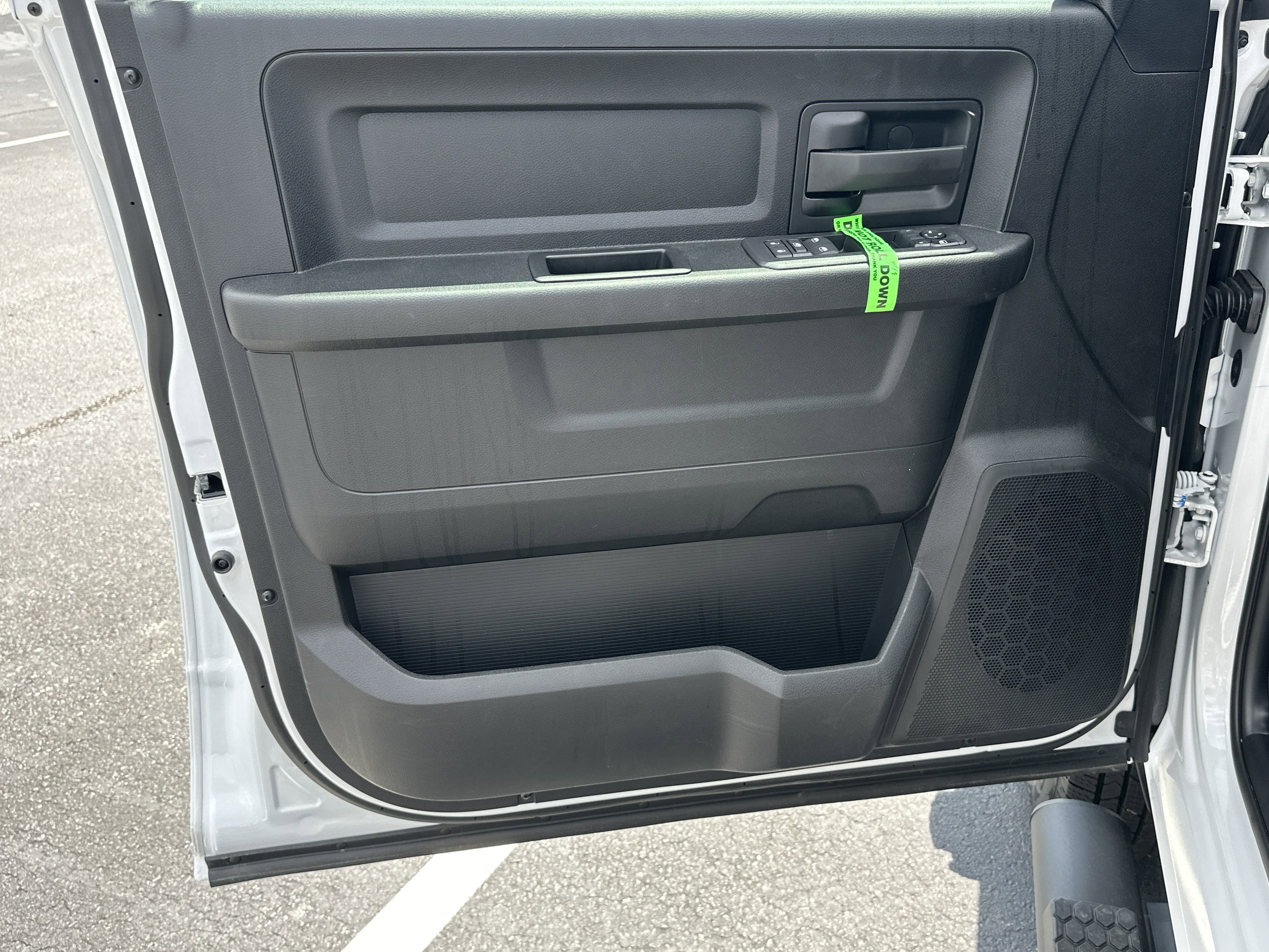 2025 RAM 3500 Tradesman - Photo 11