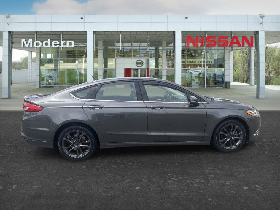 Used 2018 Magnetic Metallic Ford SE image 7