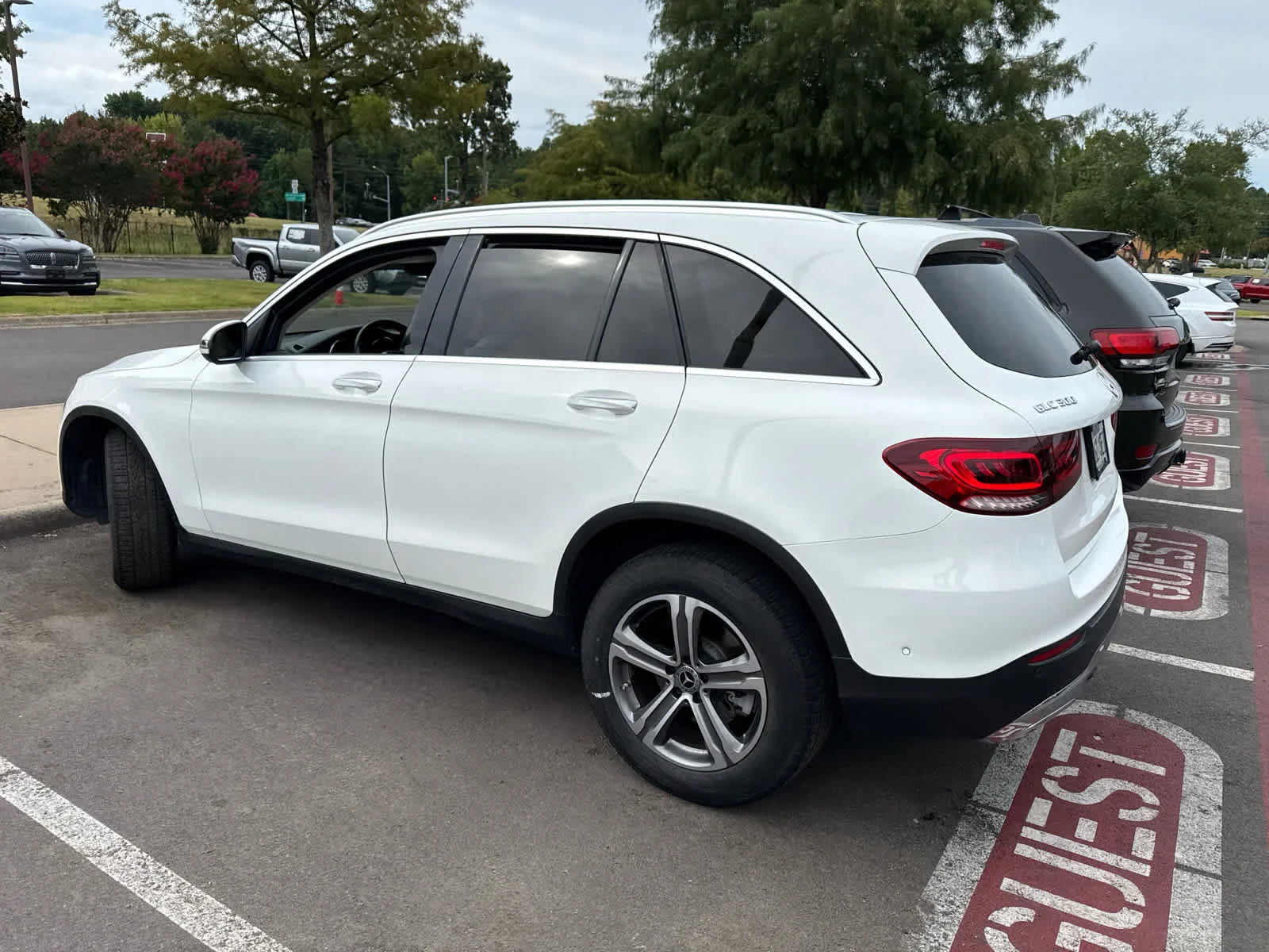 Used 2022 Polar White Mercedes-Benz GLC 300 image 5