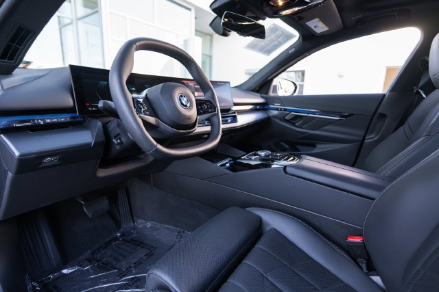 Certified Used 2024 Oxide Grey Met BMW eDrive40 image 4
