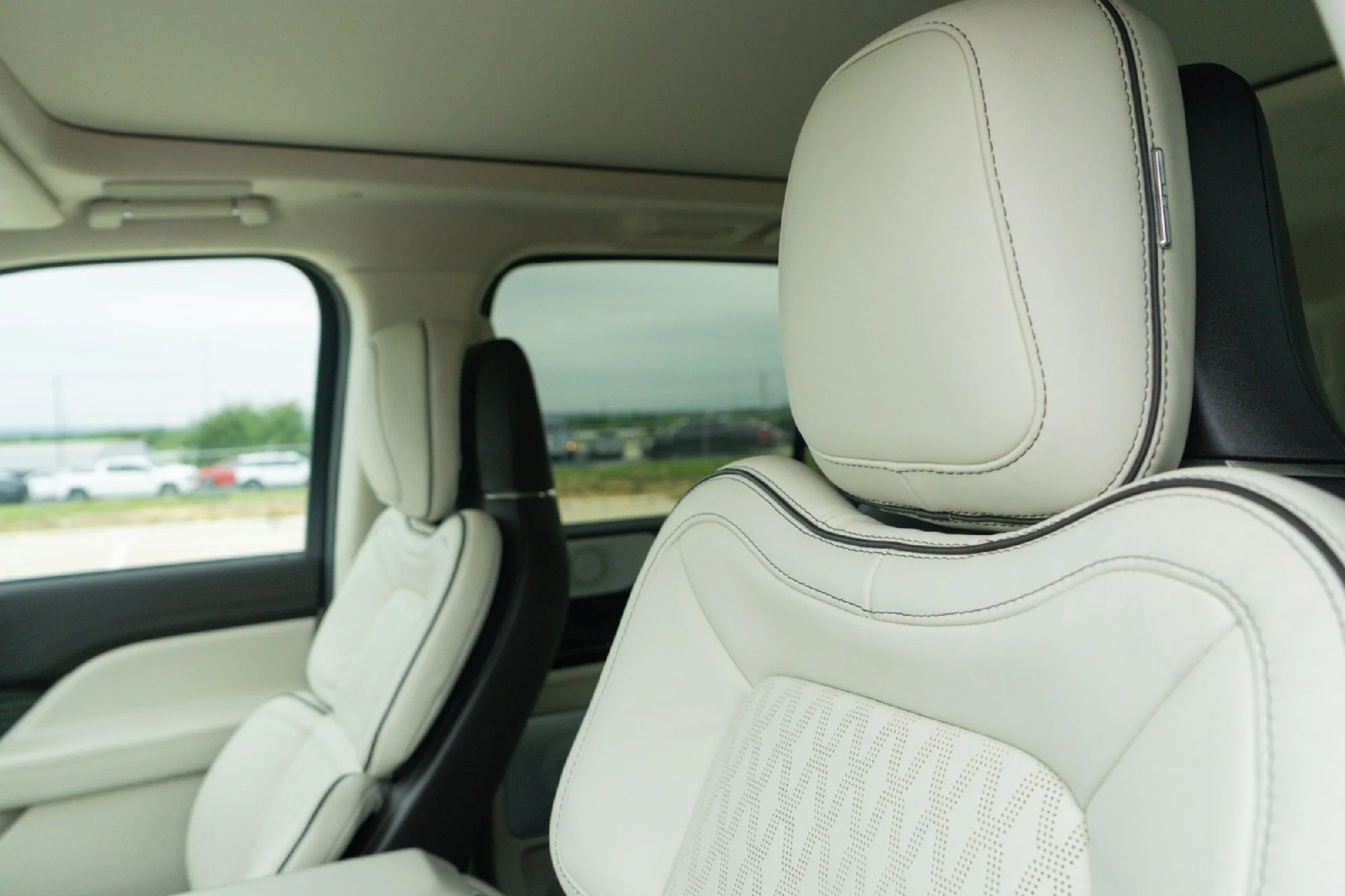 Used 2024 White Lincoln Black Label image 9