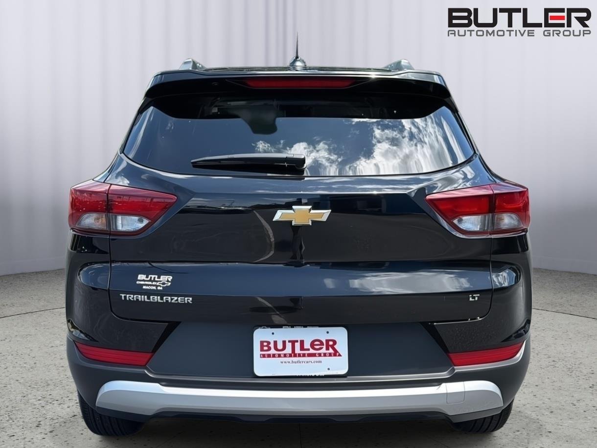 Used 2025 Mosaic Black Metallic Chevrolet LT image 5