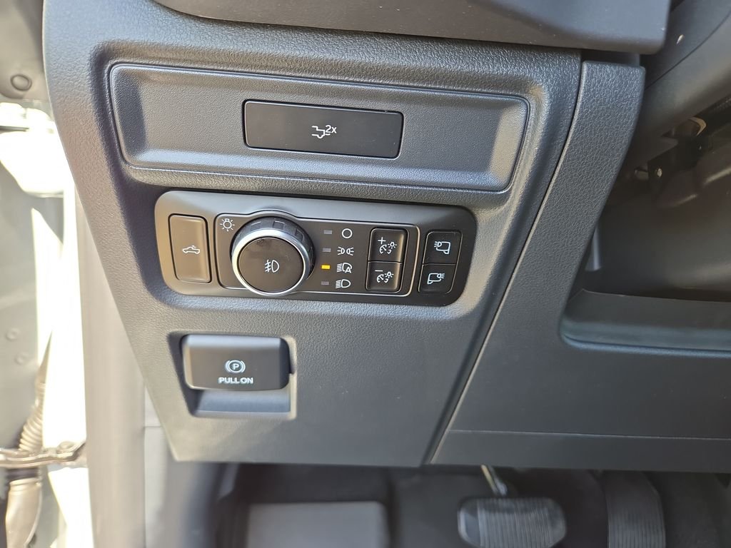 New 2026 Avalanche Ford XLT image 16