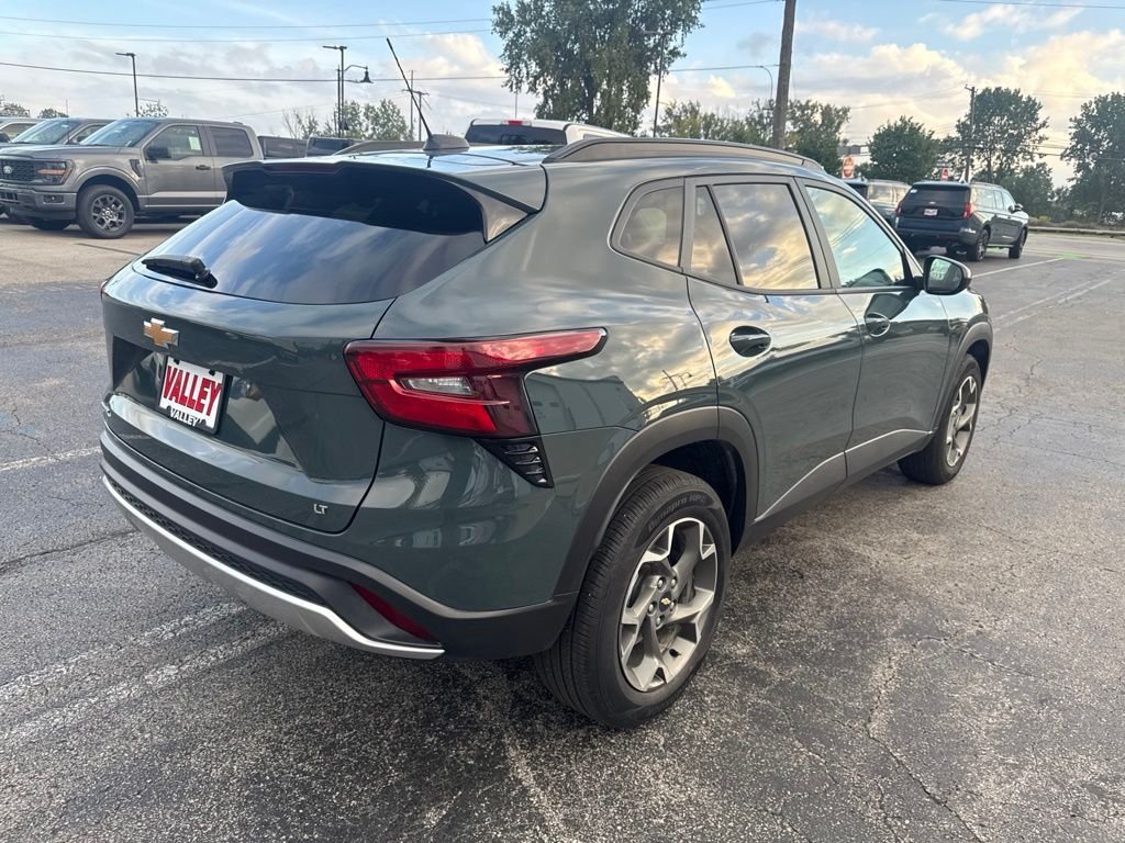 Used 2025 Gray Chevrolet LT image 3
