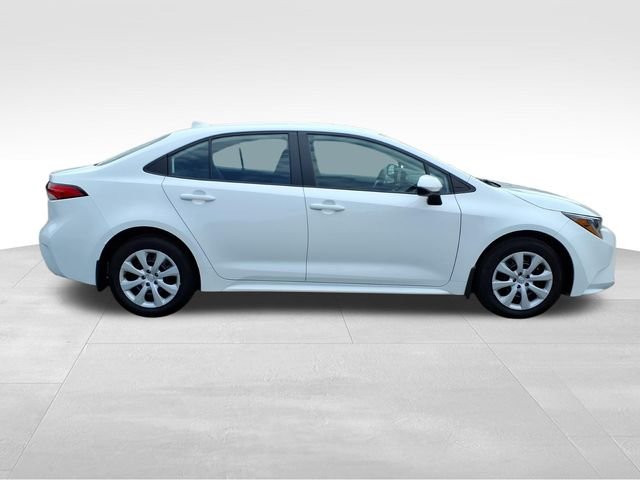 Used 2025 White Toyota LE image 12