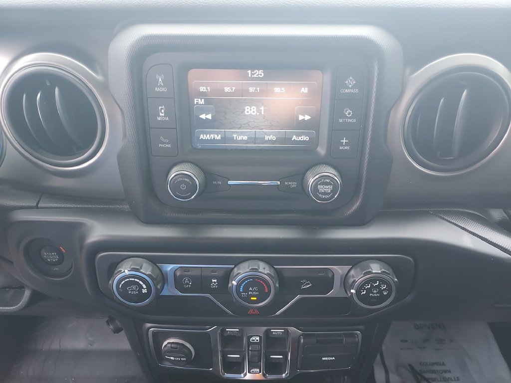 Used 2019 White Jeep Unlimited Sport S image 21