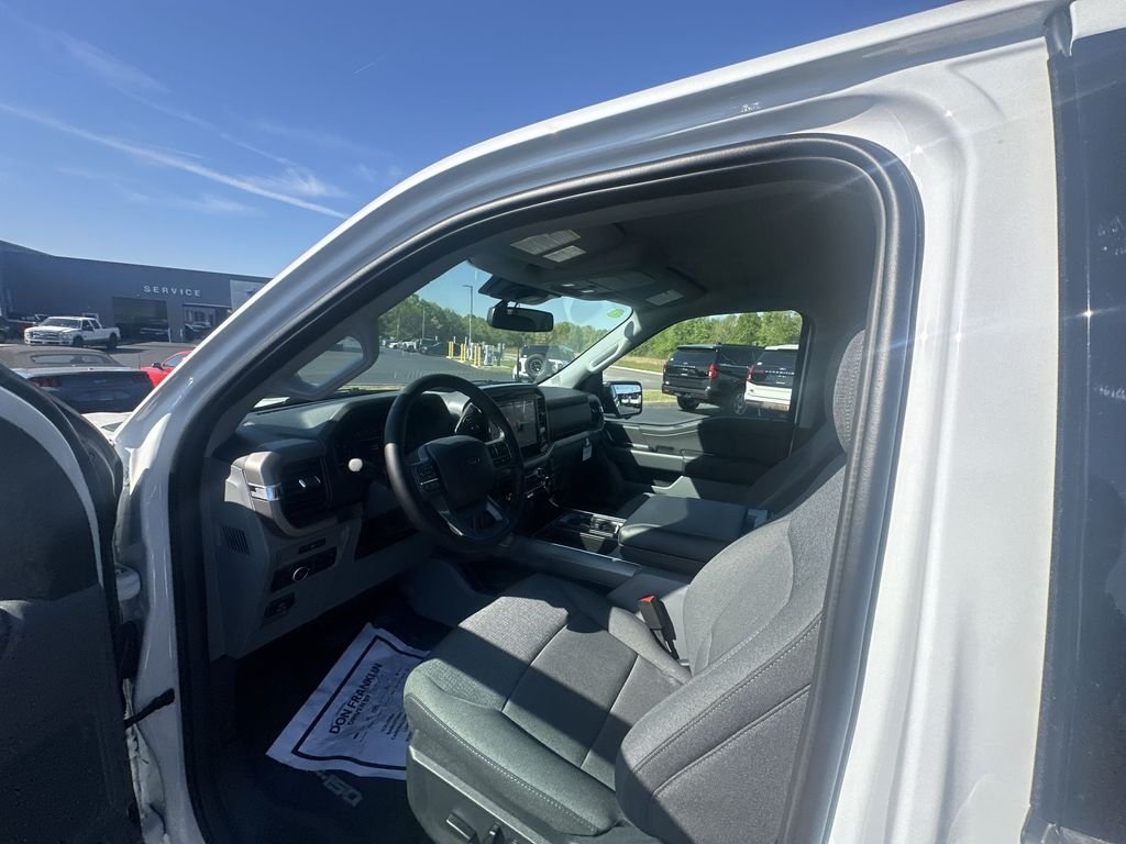 New 2026 Oxford White Ford XLT image 10