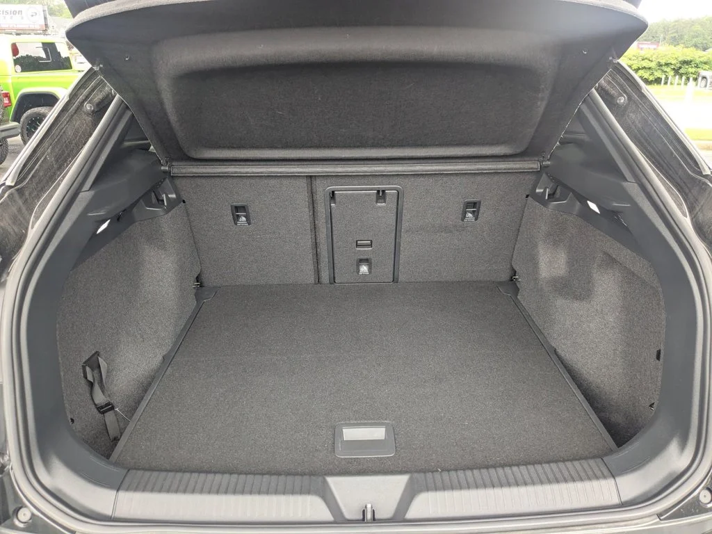 Used 2021  Volkswagen Pro S image 23