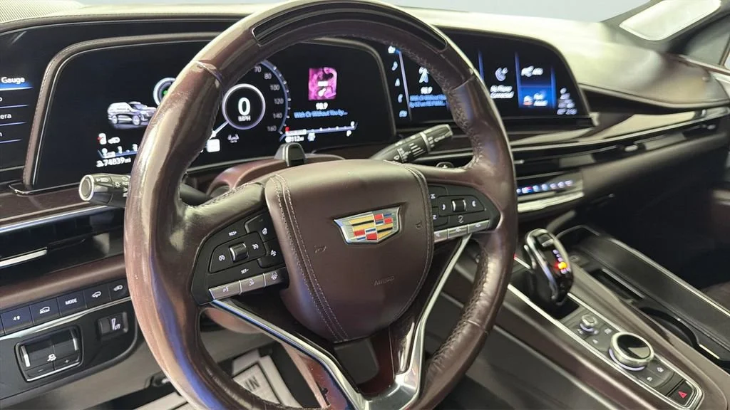 Used 2021 CRYSTAL WHITE TRICOAT Cadillac Sport Platinum image 25