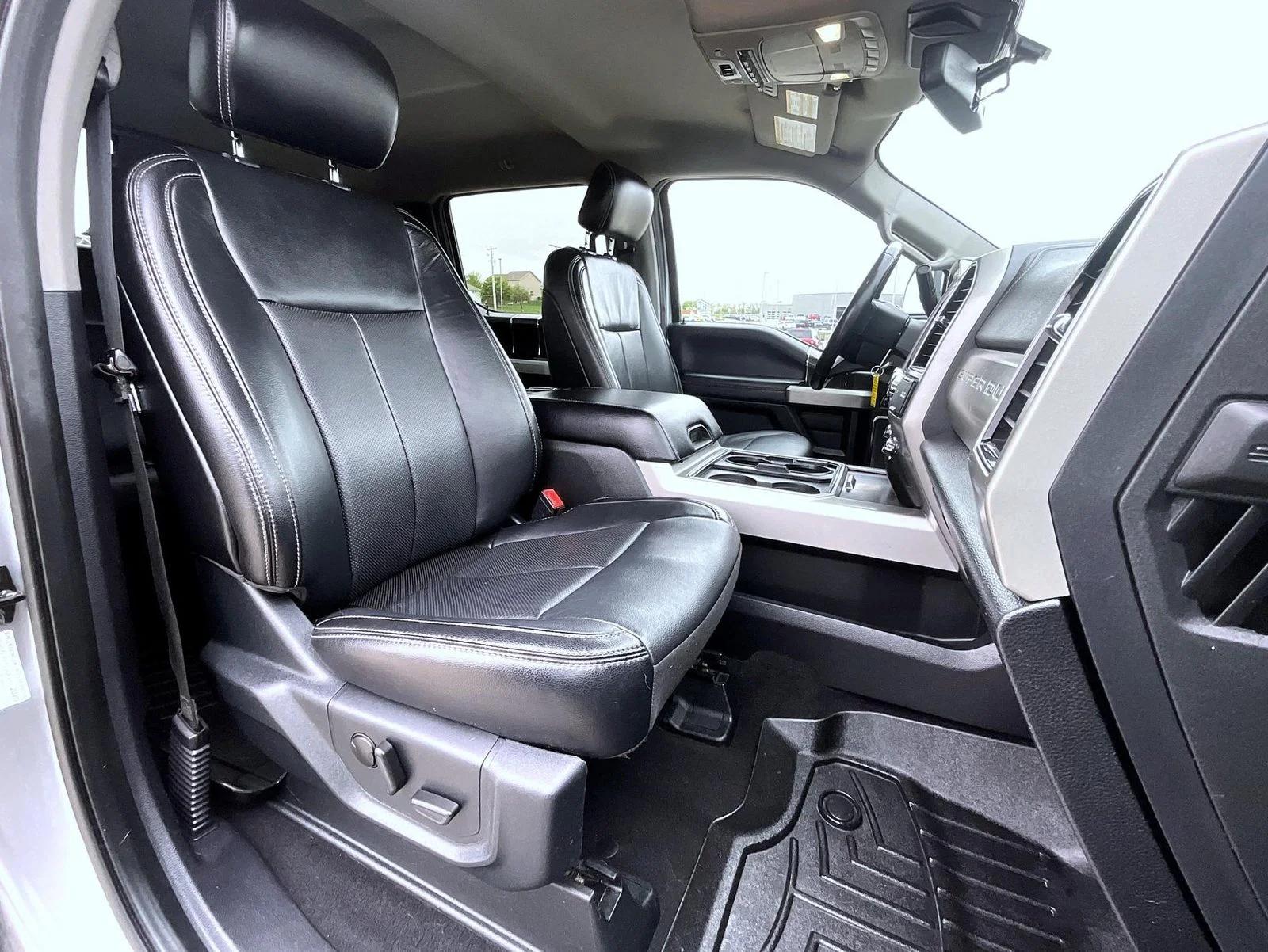 Used 2020 Silver Ford Lariat image 16