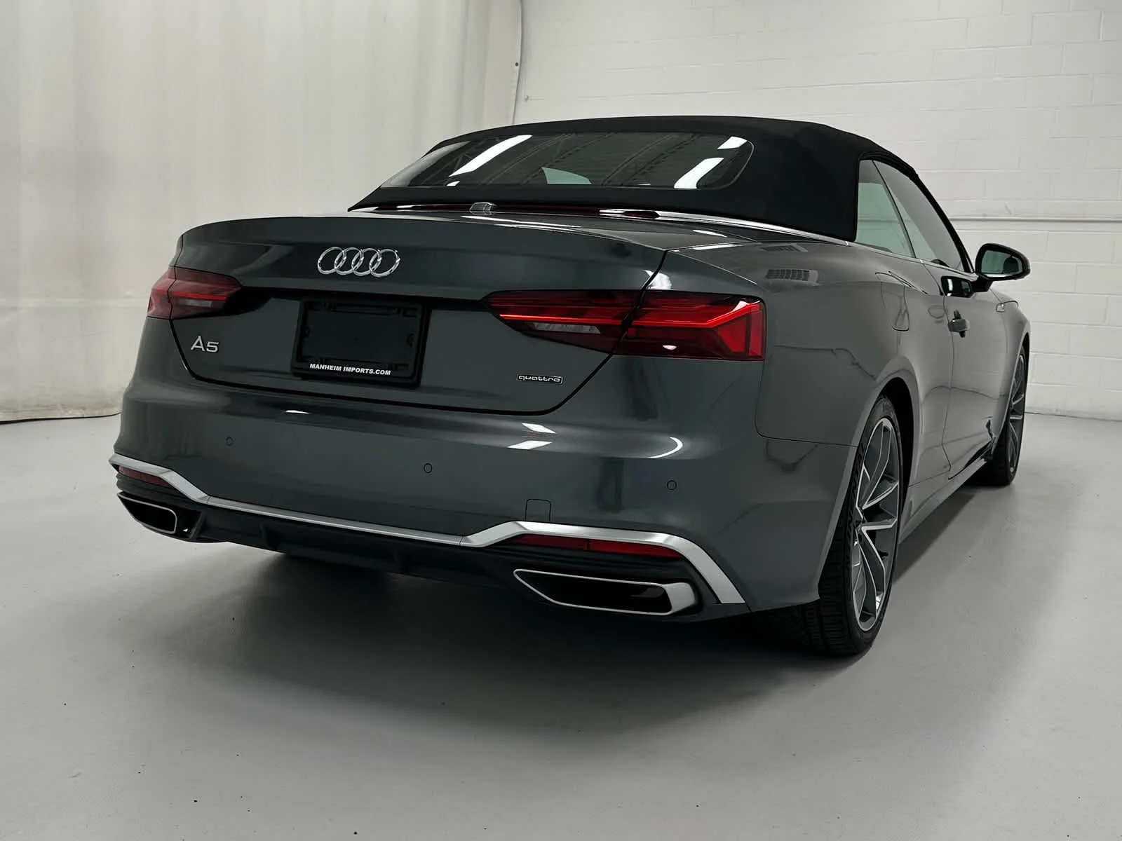 Used 2024 Daytona Gray Pearl Effect/Black Roof Audi S line Premium Plus image 13