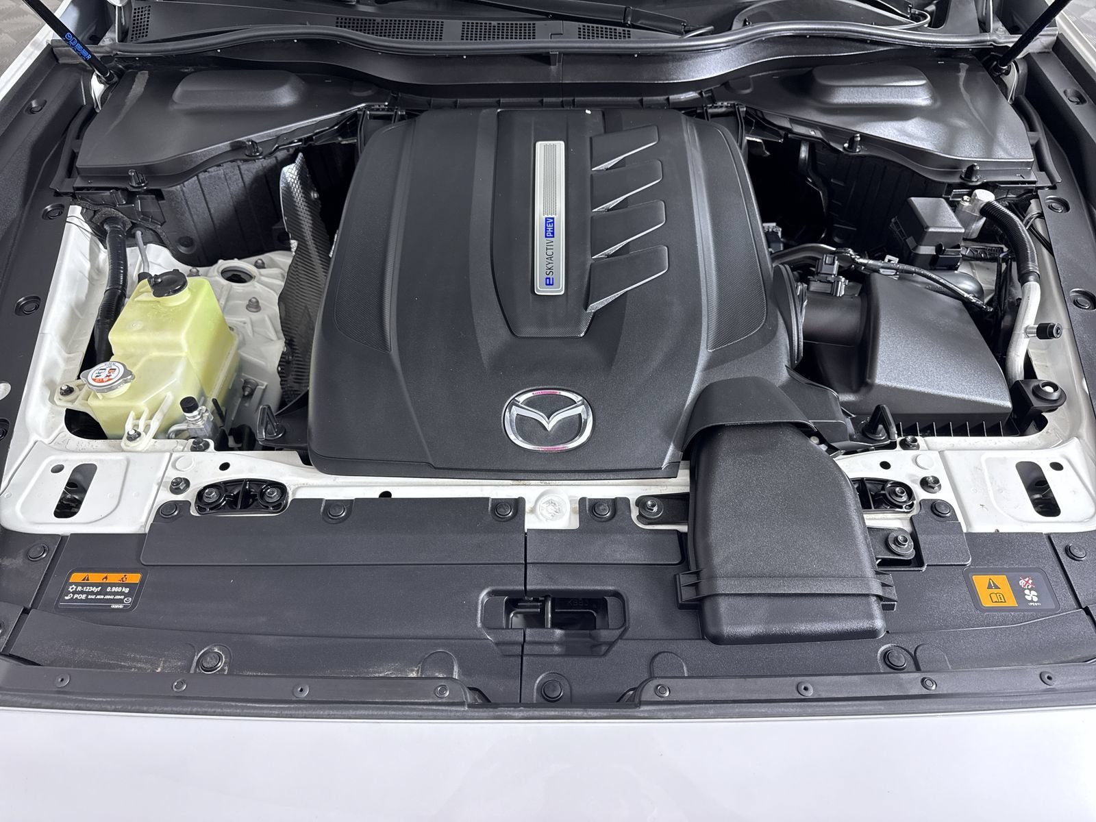 Certified Used 2025 Rhodium White Premium Mazda Premium Plus Package image 27