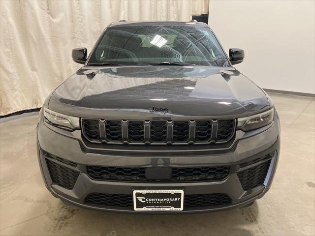 New 2026 Baltic Gray Metallic Clear-Coat Exterior Paint Jeep Laredo image 17