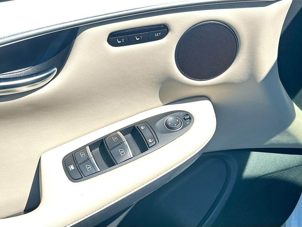 Used 2021 Lunar White INFINITI ESSENTIAL image 19