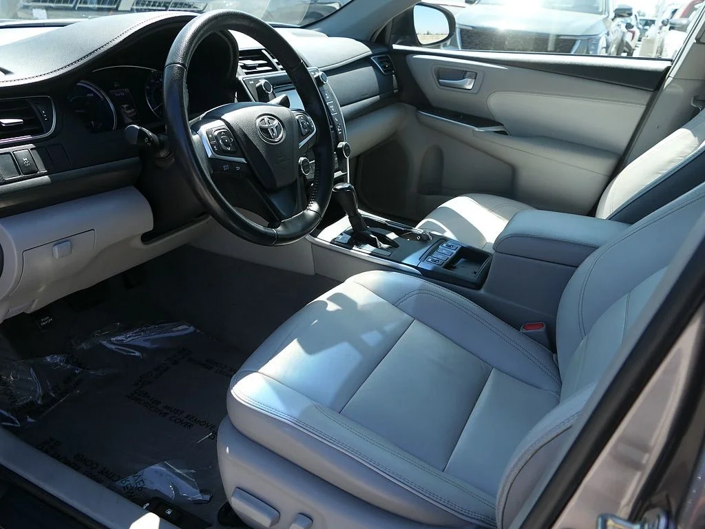 Used 2017 Gray Toyota XLE image 13