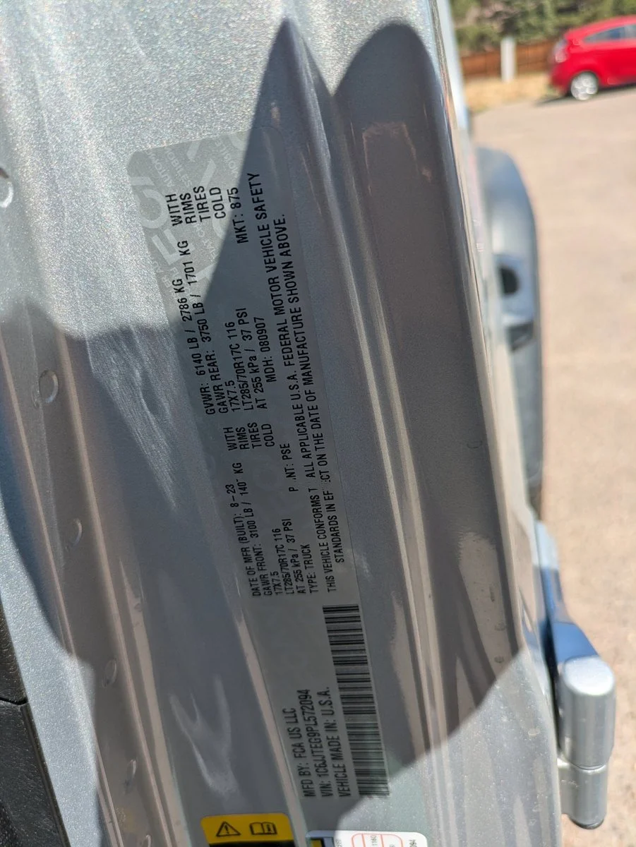 Used 2023 Silver Zynith Clearcoat Jeep Mojave image 17