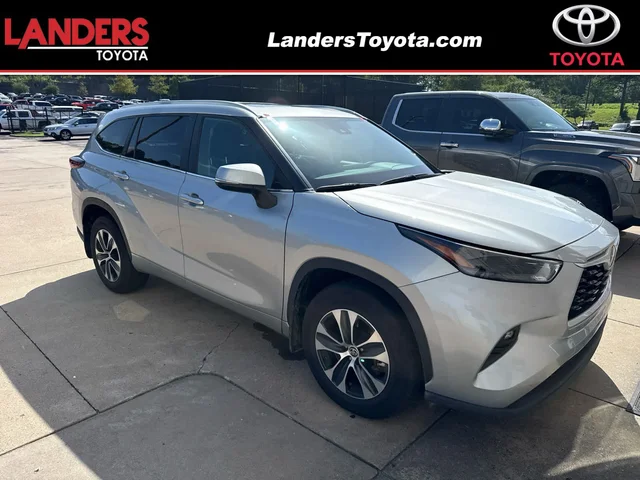 2025 Toyota Highlander XLE
