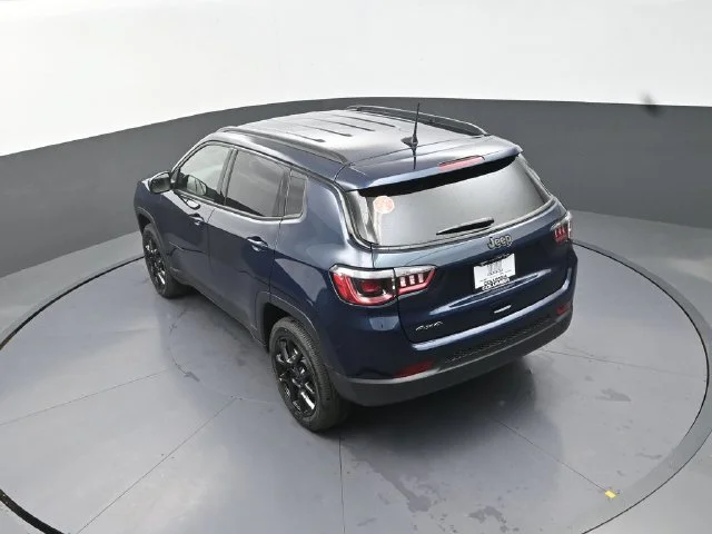 New 2026 Fathom Blue Pearl-Coat Exterior Paint Jeep Latitude image 14