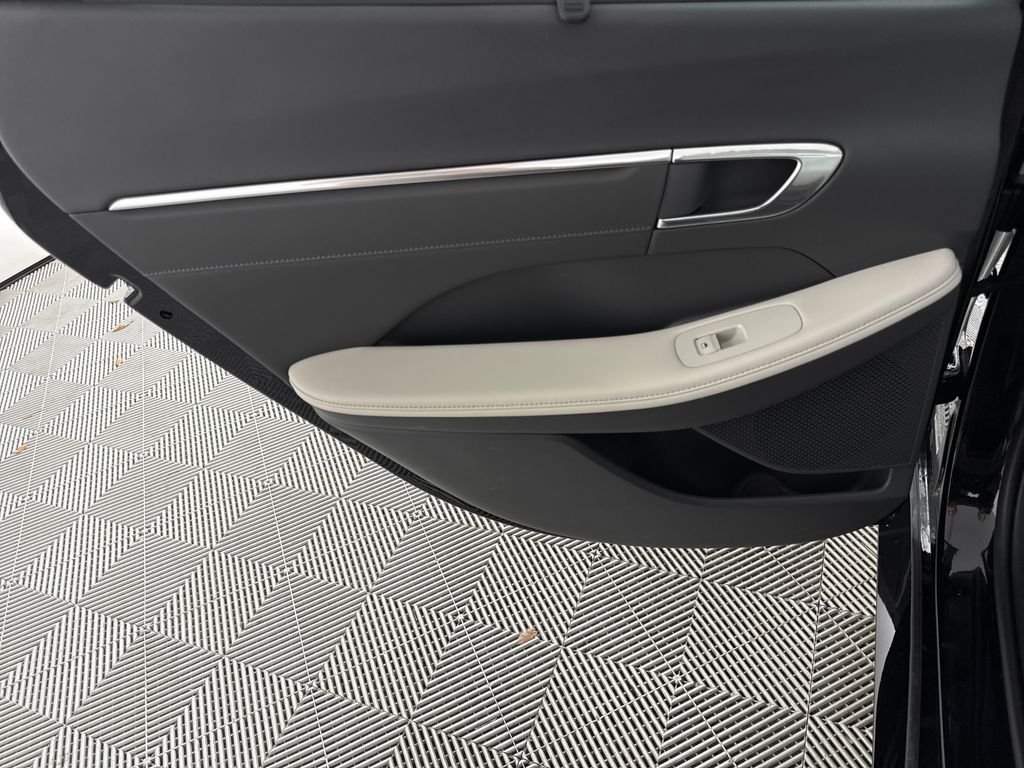2023 Hyundai Sonata Hybrid Limited - Photo 14