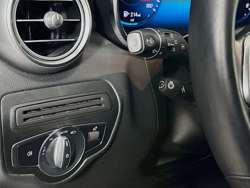 Used 2021 Black Mercedes-Benz GLC 300 image 9