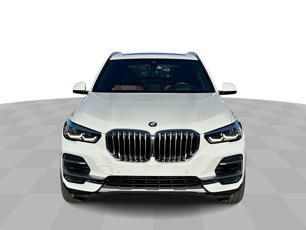 Used 2023 White BMW sDrive40i image 19