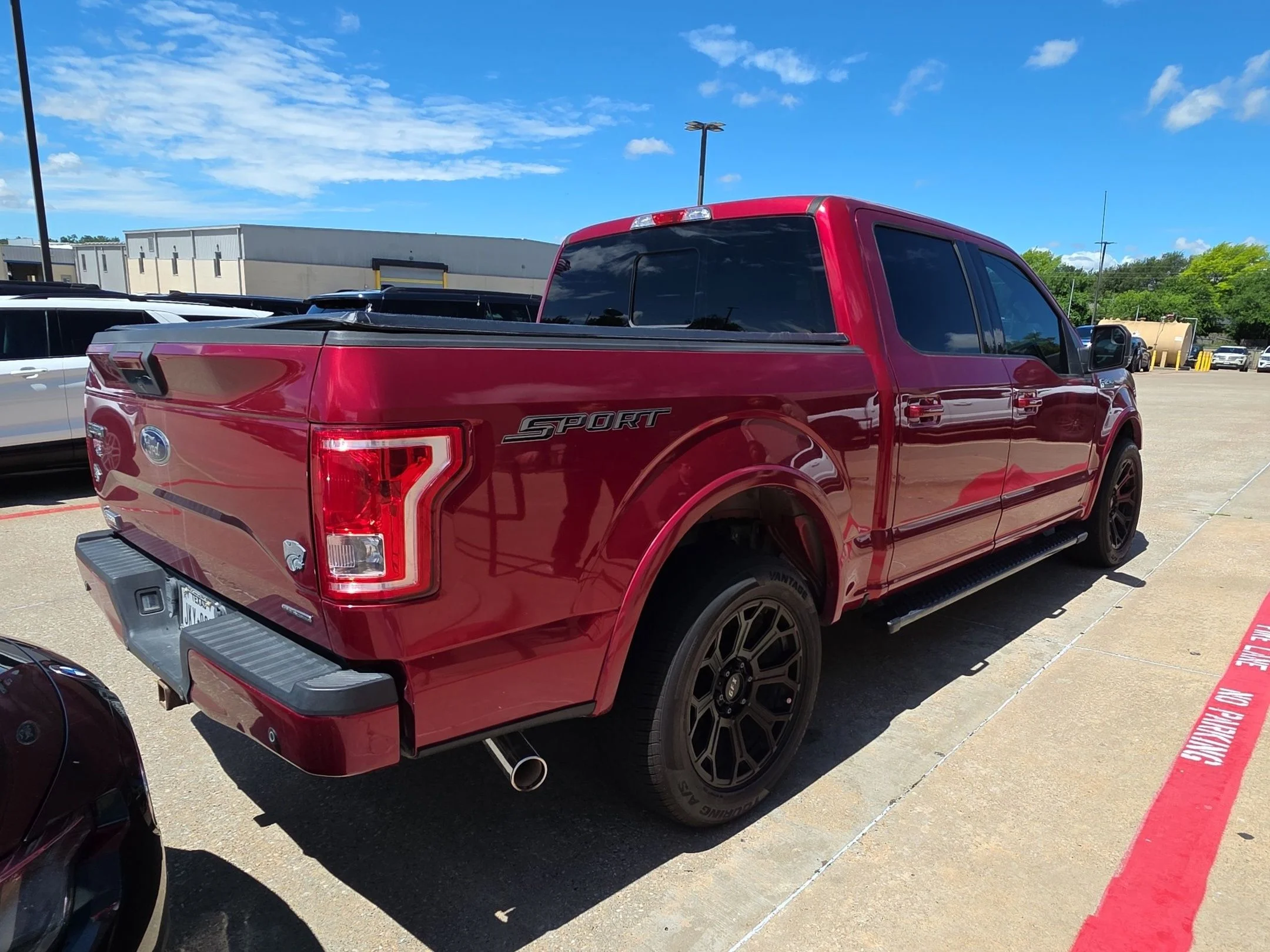 Used 2015 Red Ford XLT image 3