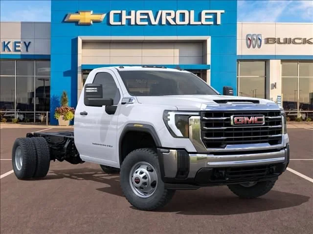 2025 GMC Sierra 3500HD Pro - Photo 7