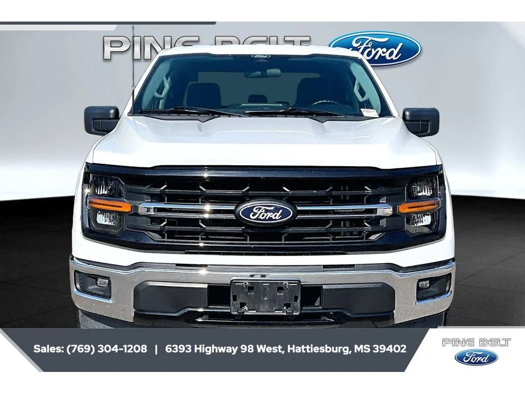 Used 2025 Oxford White Ford XLT image 3