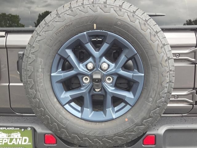 New 2026 Granite Crystal Metallic Clear-Coat Exterior Paint Jeep 85th Anniversary Edition image 29