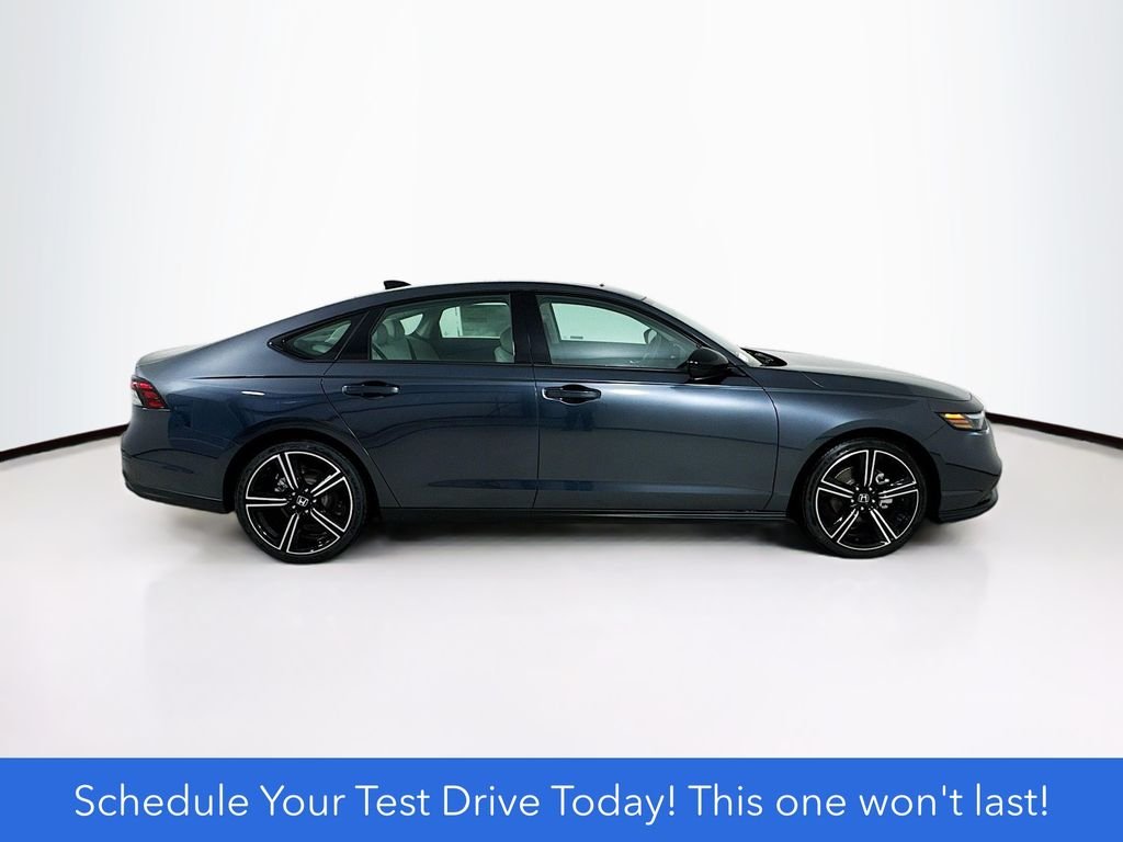 New 2026 Meteorite Gray Metallic Honda SE image 9
